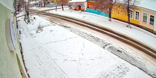 Webcam Kamianets-Podilskyi - Cars and pedestrians on Dry Khmara street