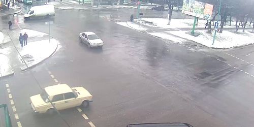 Webcam Kamianets-Podilskyi - The movement of transport along the street Daniil Galitsky