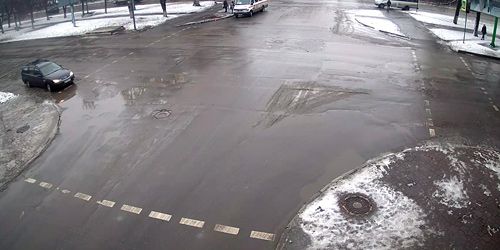 Webcam Kamianets-Podilskyi - Pedestrian crossings on Pushkinskaya street
