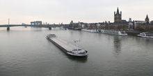 Webcam Cologne - An overview of the river Rhine