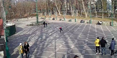 Webcam Kamianets-Podilskyi - Square with a Christmas tree in a city park