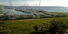 Webcam Split - Yachts on the berth in the sea Bay